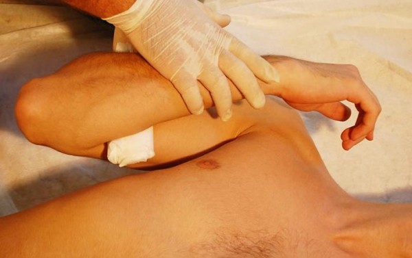 Первая помощь при острой кровопотере и травматическом шоке		 
			Первая помощь при острой кровопотере и травматическом шоке