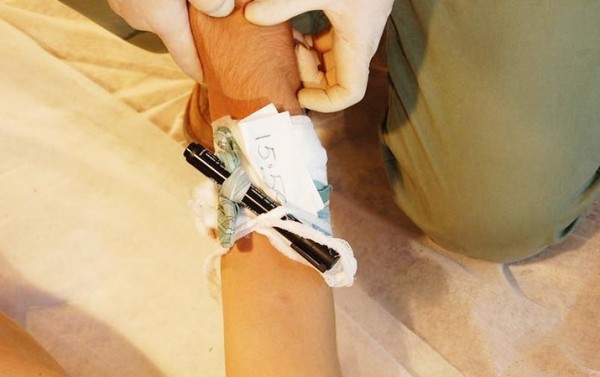 Первая помощь при острой кровопотере и травматическом шоке		 
			Первая помощь при острой кровопотере и травматическом шоке