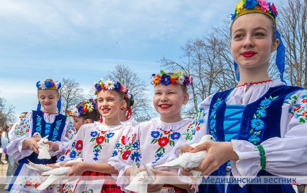 Святочныя мерапрыемствы з нагоды Дня працы па традыцыі правяла Федэрацыя прафсаюзаў Беларусі
Святочныя мерапрыемствы з нагоды Дня працы па традыцыі правяла Федэрацыя прафсаюзаў Беларусі