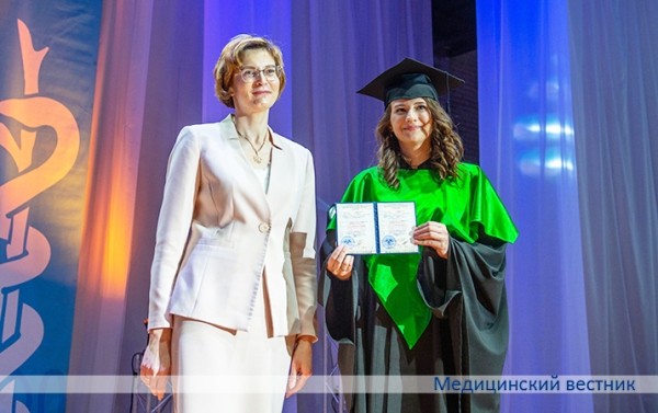 
			Диплом с отличием получил 81 выпускник БГМУ		