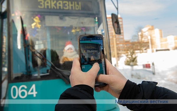 
        Загадать желание  в новогоднем трамвае можно было в Минске			    