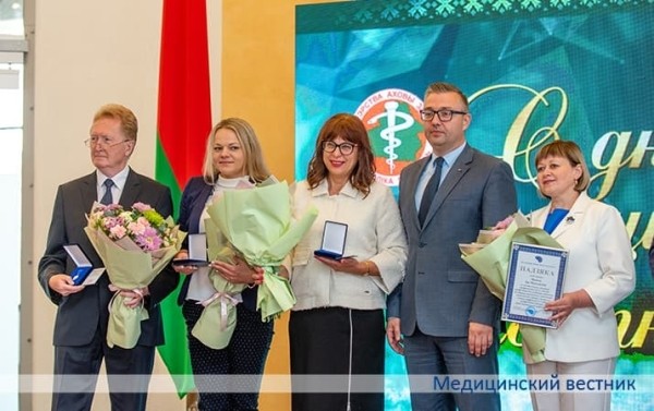 
        На них равняются пришедшие в профессию или выбирающие эту стезю			    