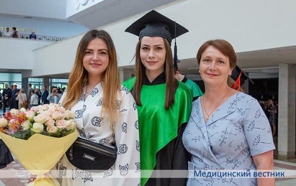 
        В БГМУ прошла торжественная церемония посвящения выпускников в профессию врача и провизора «Гиппократ — 2023»			    
