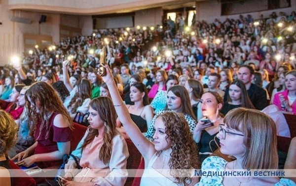 
        Дипломы БГМК по 4 специальностям получил в этом году 601 выпускник			    