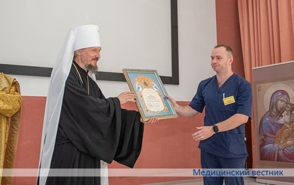 
        Митрополит Минский и Заславский Вениамин, Патриарший Экзарх всея Беларуси, посетил РНПЦ неврологии и нейрохирургии в Минске			    