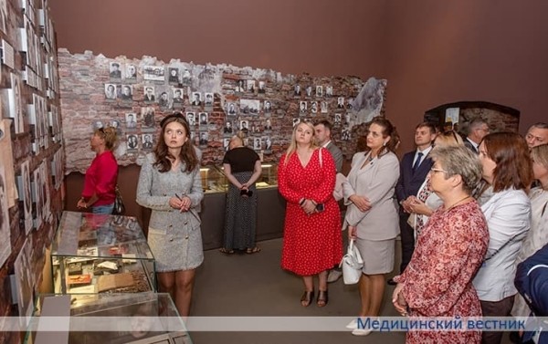 
        Представители Минздрава Беларуси посетили Музей истории ВОВ			    